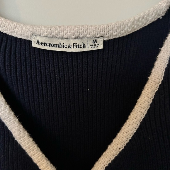Abercrombie & Fitch Navy Sleeveless V-Neck Button-Front Vest with Cream Trim - Picture 5 of 5